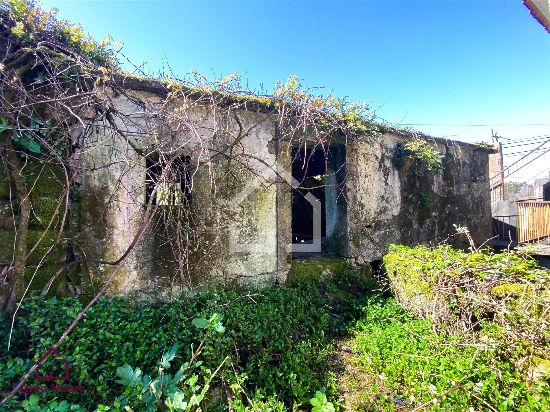 Casa em Ruínas para Restaurar