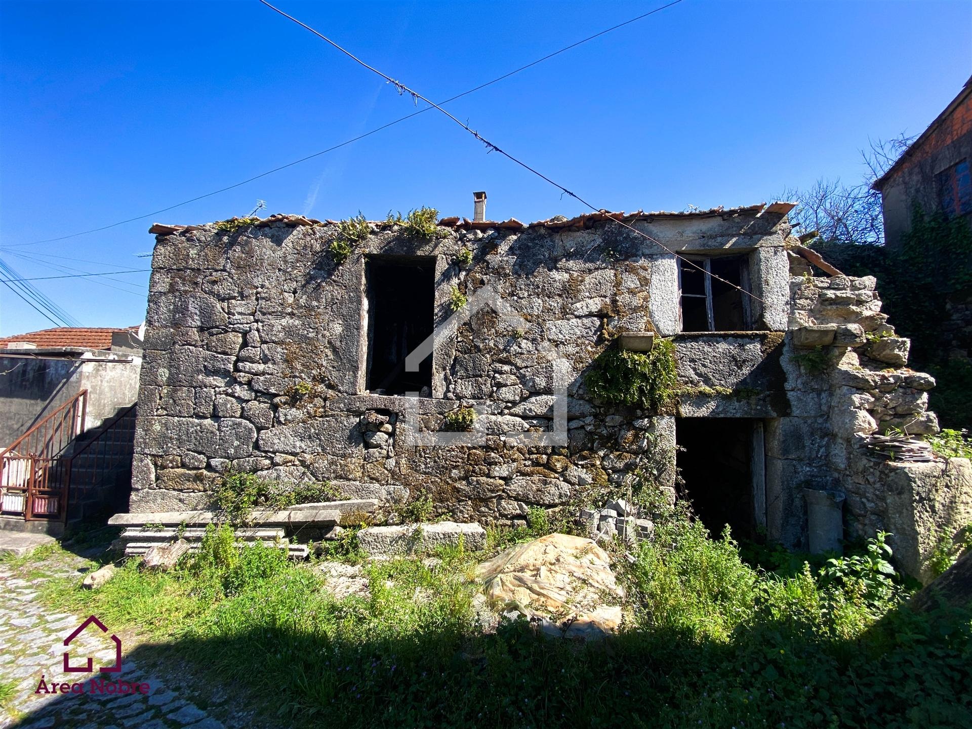 Casa em Ruínas para Restaurar