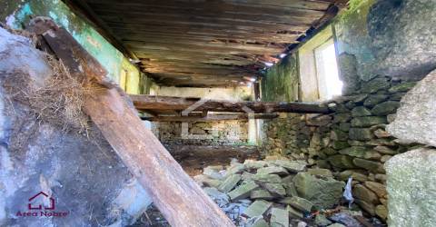 Casa em Ruínas para Restaurar