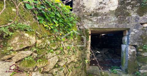 Casa em Ruínas para Restaurar
