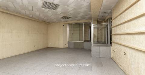 Loja  Venda em Lourosa,Santa Maria da Feira