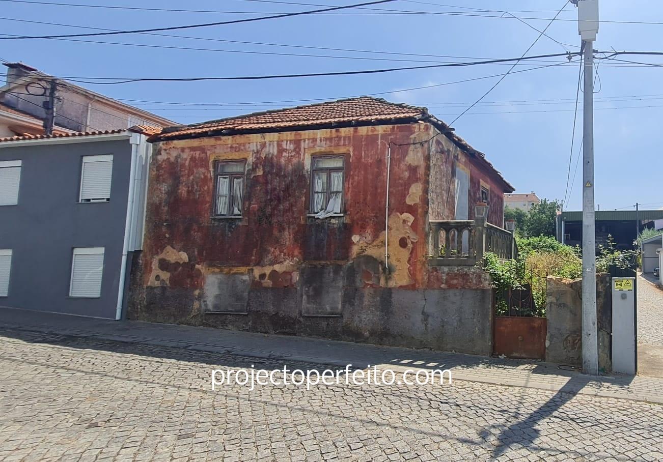 Moradia para Restaurar T2 Venda em Paços de Brandão,Santa Maria da Feira