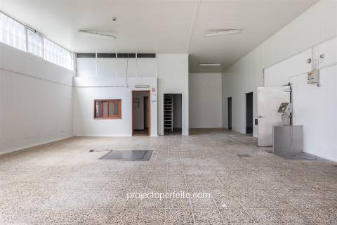 Armazém  Venda em Válega,Ovar