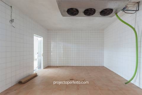 Armazém  Venda em Válega,Ovar