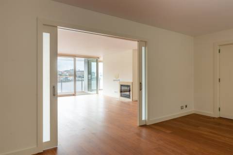 Apartamento T5 Venda em Lordelo do Ouro e Massarelos,Porto