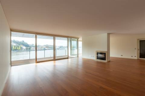 Apartamento T5 Venda em Lordelo do Ouro e Massarelos,Porto