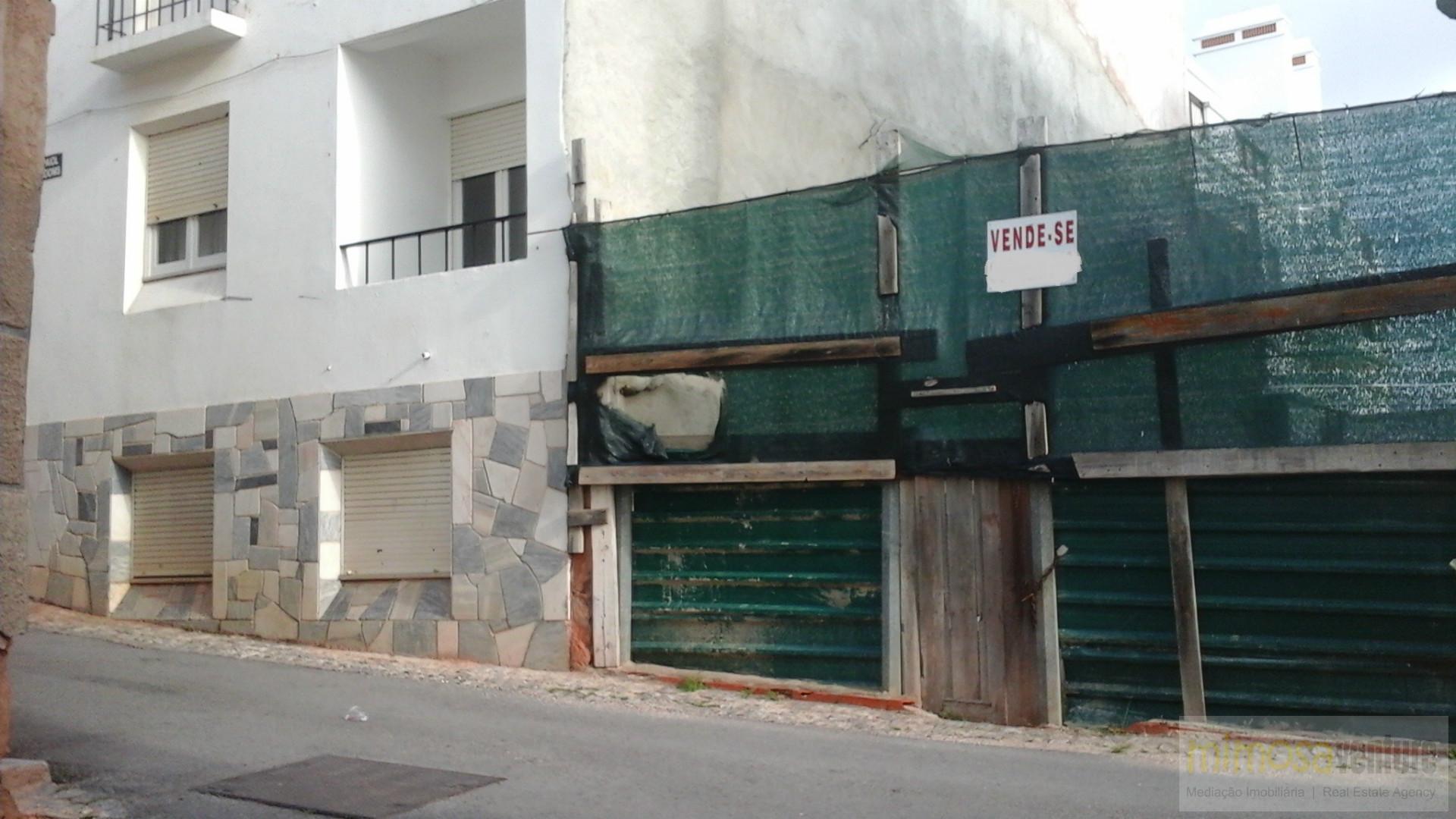 Lote de terreno no centro histórico de lagospara construção