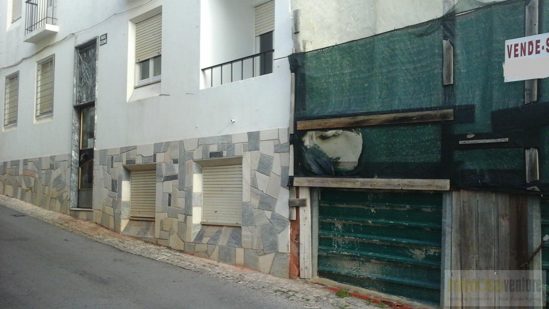 Lote de terreno no centro histórico de lagospara construção