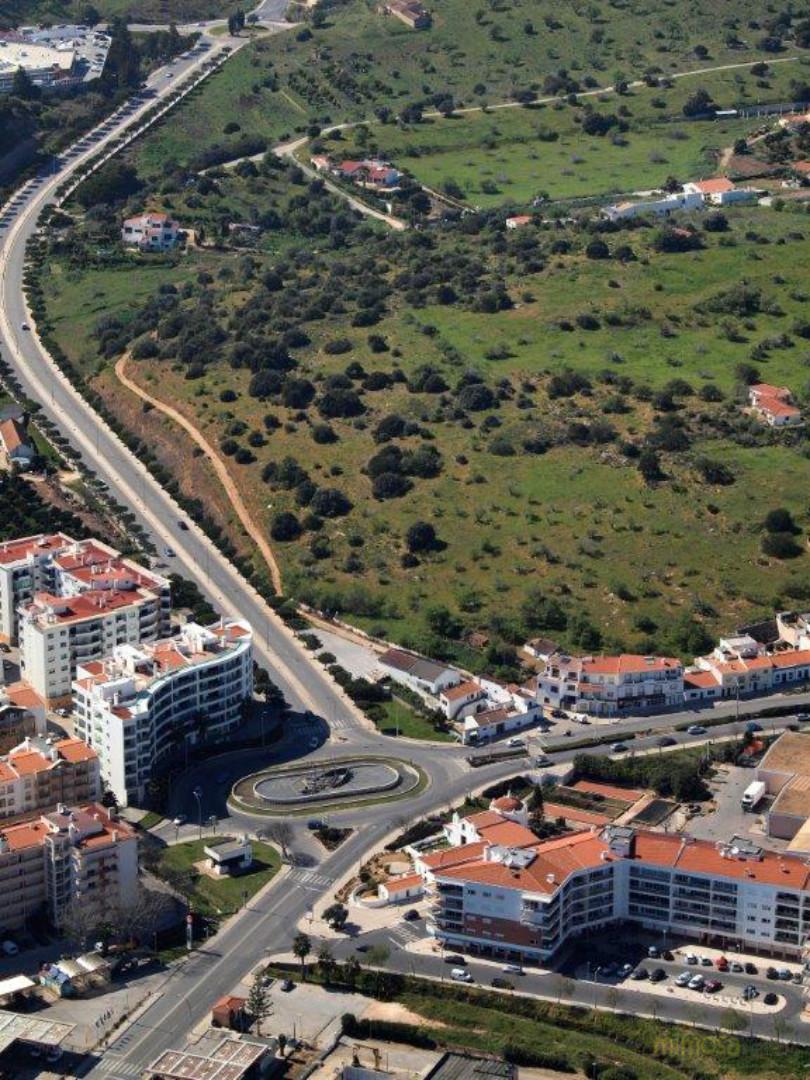 Lotes de terreno para construção de apartamentos em Lagos