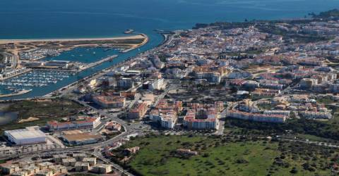 Lotes de terreno para construção de apartamentos em Lagos