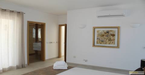 Moradia Isolada T4 em construção, a poucos minutos de Lagos