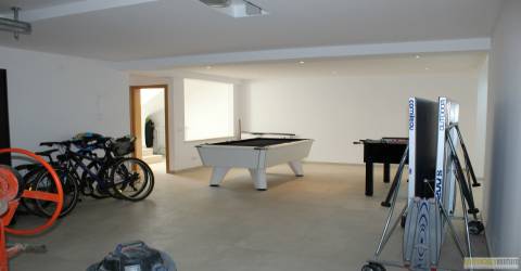 Moradia Isolada T4 em construção, a poucos minutos de Lagos