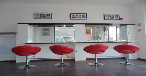 Loja equipada para cabeleireiro em zona nobre de Lagos