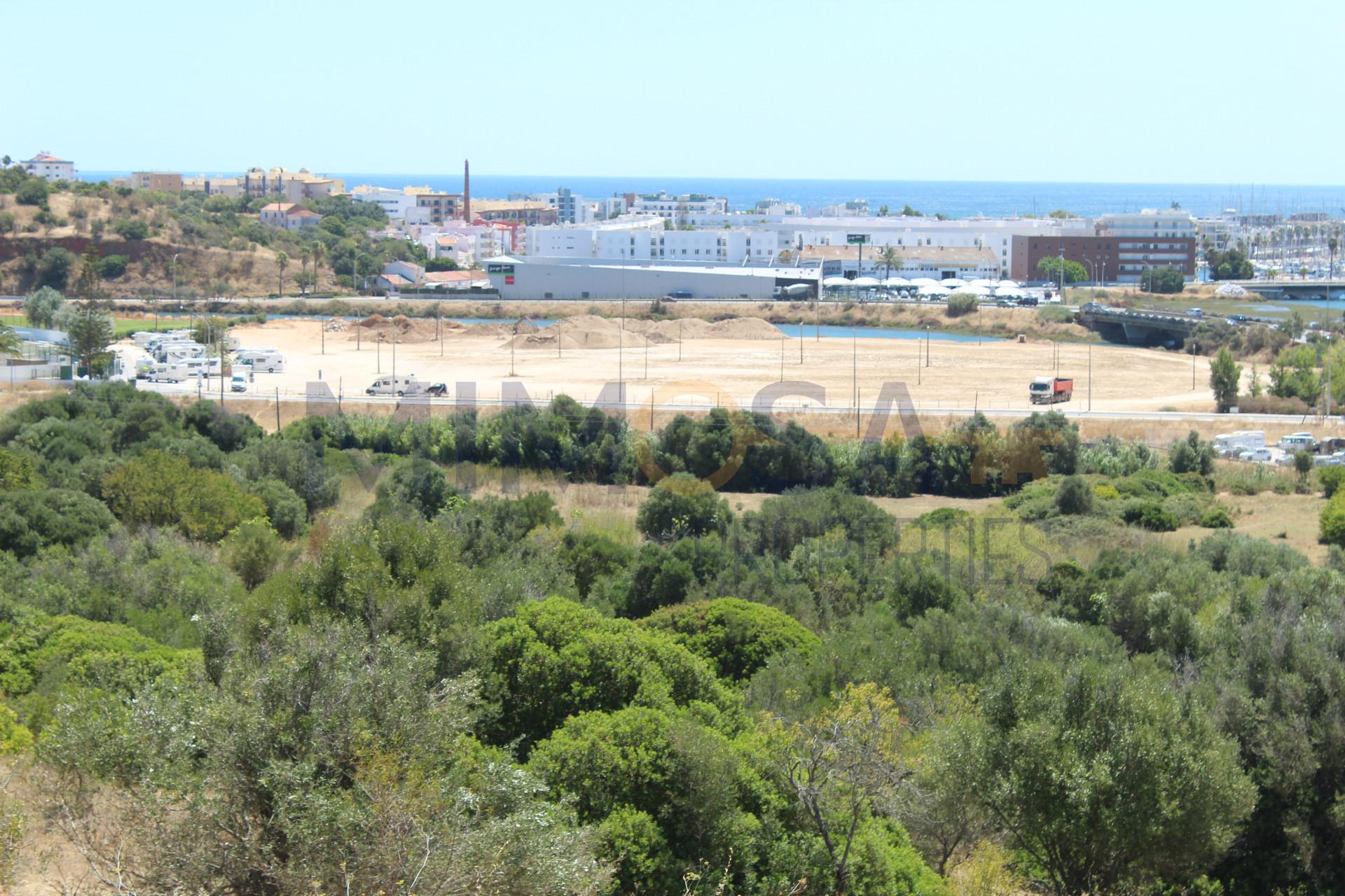 Excelente terreno para construção de blocos apartamentos em Lagos