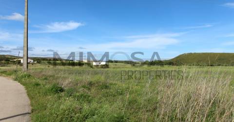 Fantastico terreno para construção e investimento em turismo em Bensafrim