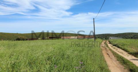 Fantastico terreno para construção e investimento em turismo em Bensafrim