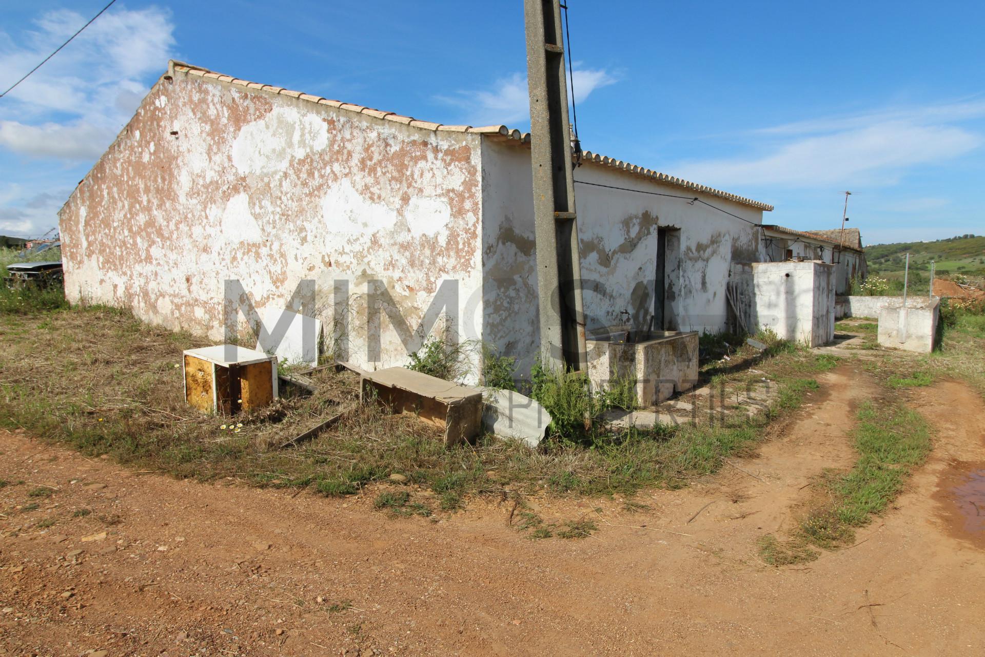 Fantastico terreno para construção e investimento em turismo em Bensafrim