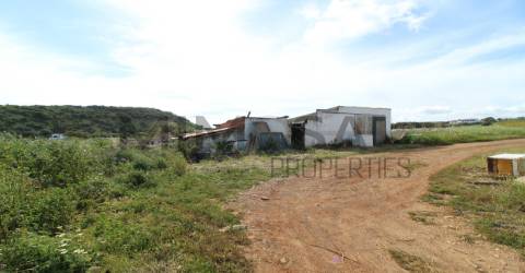 Fantastico terreno para construção e investimento em turismo em Bensafrim