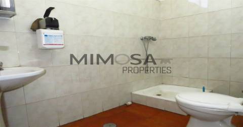 Armazém  Venda em Lagos (São Sebastião e Santa Maria),Lagos