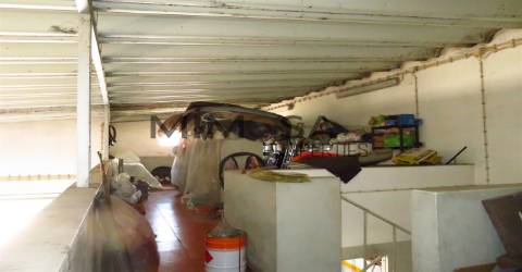 Armazém  Venda em Lagos (São Sebastião e Santa Maria),Lagos