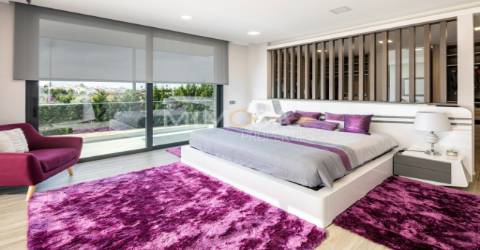 Moradia T3+1 com Piscina em Urbanização Tranquila Próxima ao Golfe