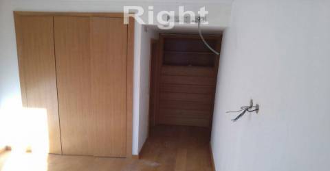 Prédio novo com 9 frações e garagem na Ajuda