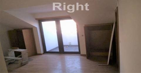 Prédio novo com 9 frações e garagem na Ajuda