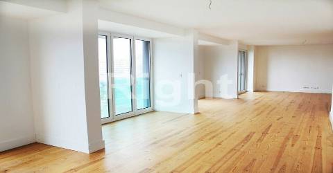 Apartamento T3+1 novo nas Avenidas Novas