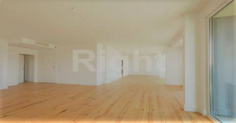 Apartamento T3+1 novo nas Avenidas Novas