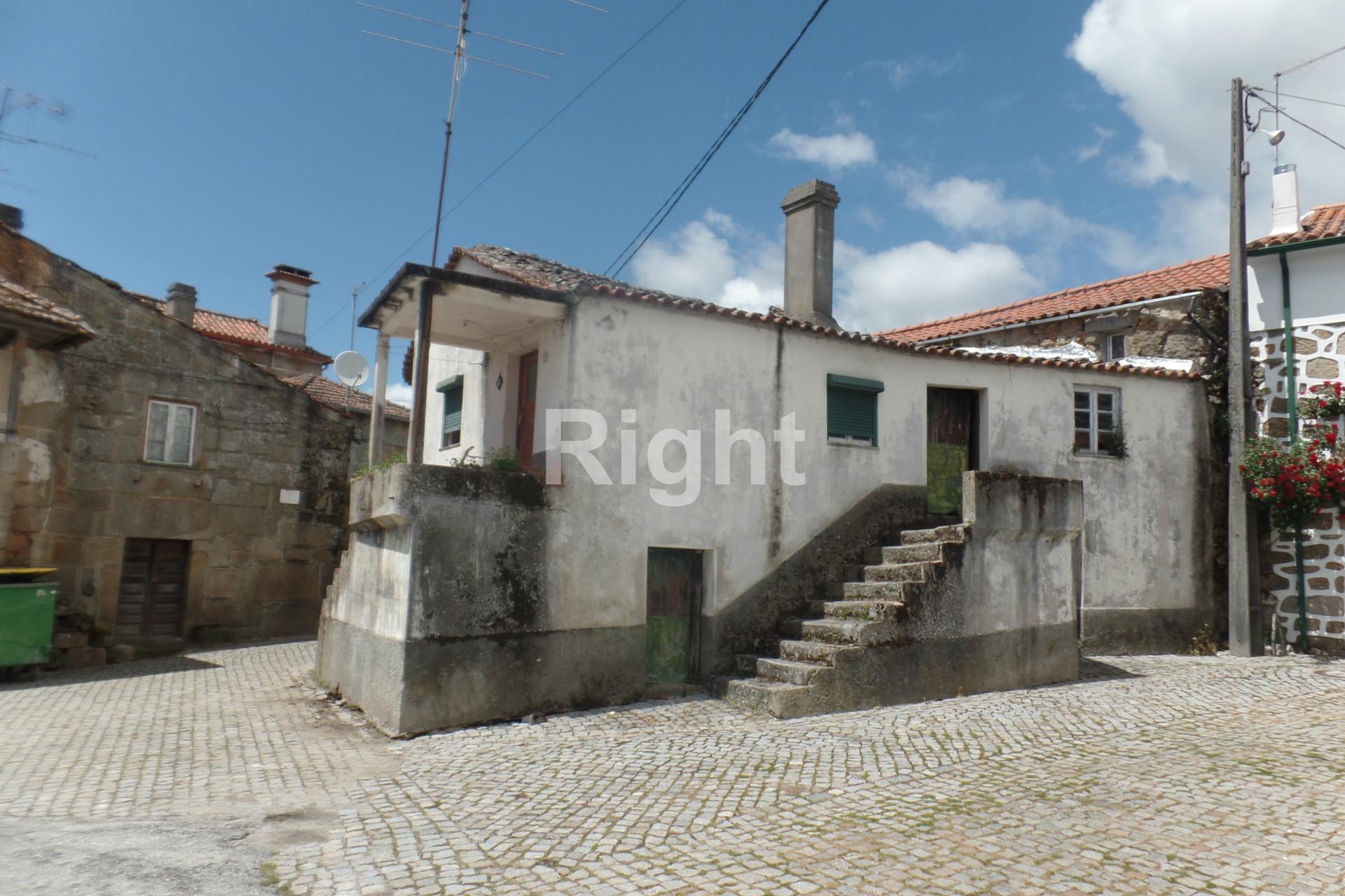 Casa serrana de pedra na Aldeia de Casal Vasco