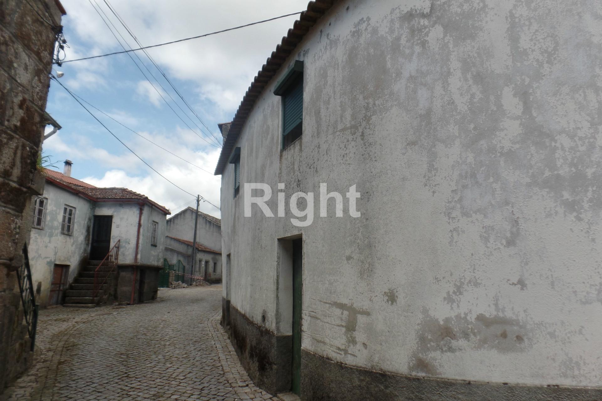 Casa serrana de pedra na Aldeia de Casal Vasco