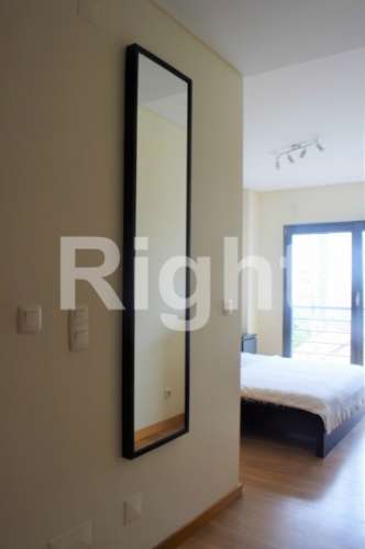 Apartamento T2 em condomínio com jardim e piscina - Benfica