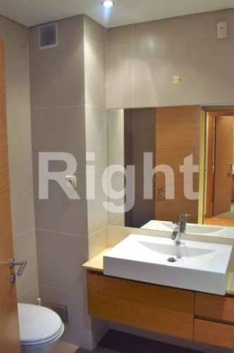 Apartamento T2 em condomínio com jardim e piscina - Benfica