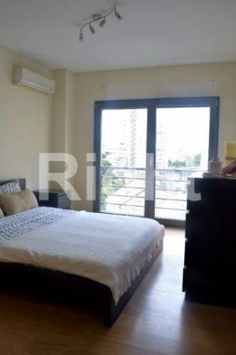 Apartamento T2 em condomínio com jardim e piscina - Benfica