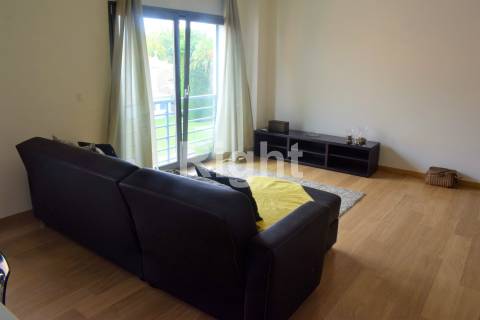 Apartamento T2 em condomínio com jardim e piscina - Benfica