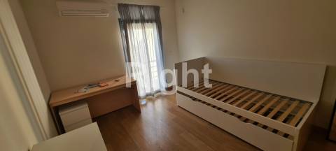 Apartamento T2 em condomínio com jardim e piscina - Benfica