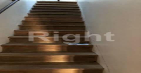 Prédio com 4 fracções junto à Praça das Flores