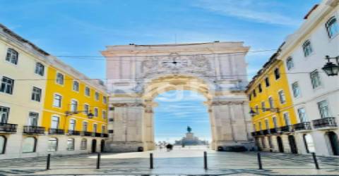 Apartamento T1 com varanda no emblemático edifico