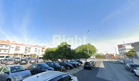 Armazém com 463m2 no Prior Velho