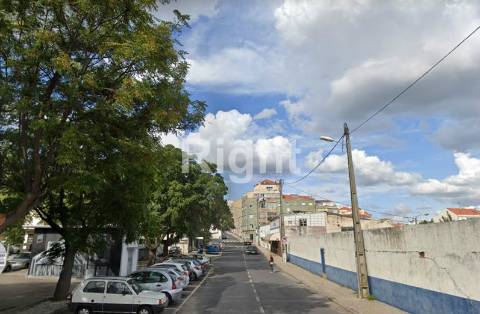 Armazém com 463m2 no Prior Velho