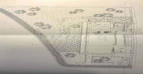 Lote de terreno próximo do metro, com Projecto de Moradia T3 de 3 pisos e 3 frentes.