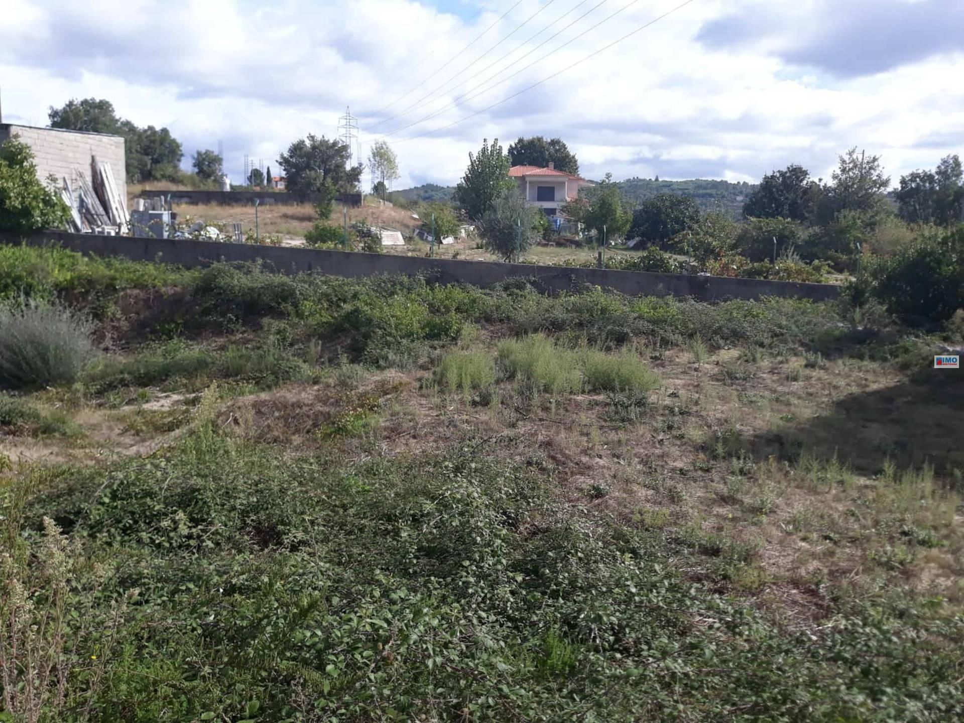 Lote de Terreno p/construção de Moradia - Canhoso