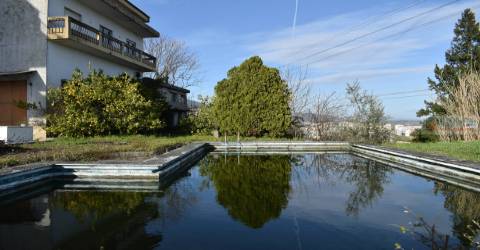 Moradia V8 c/ Terreno e Piscina - Covilhã