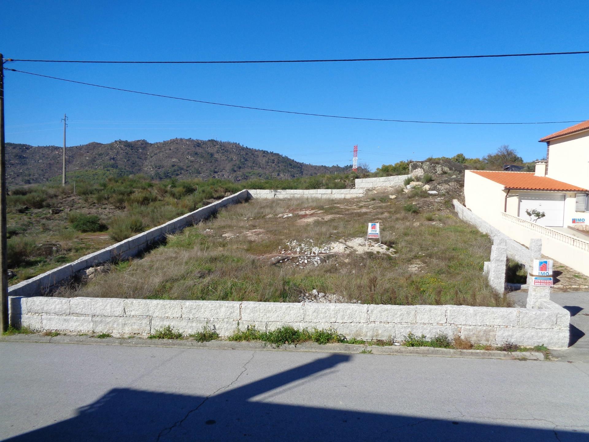 Lote de Terreno c/ Projecto - Belmonte Gare