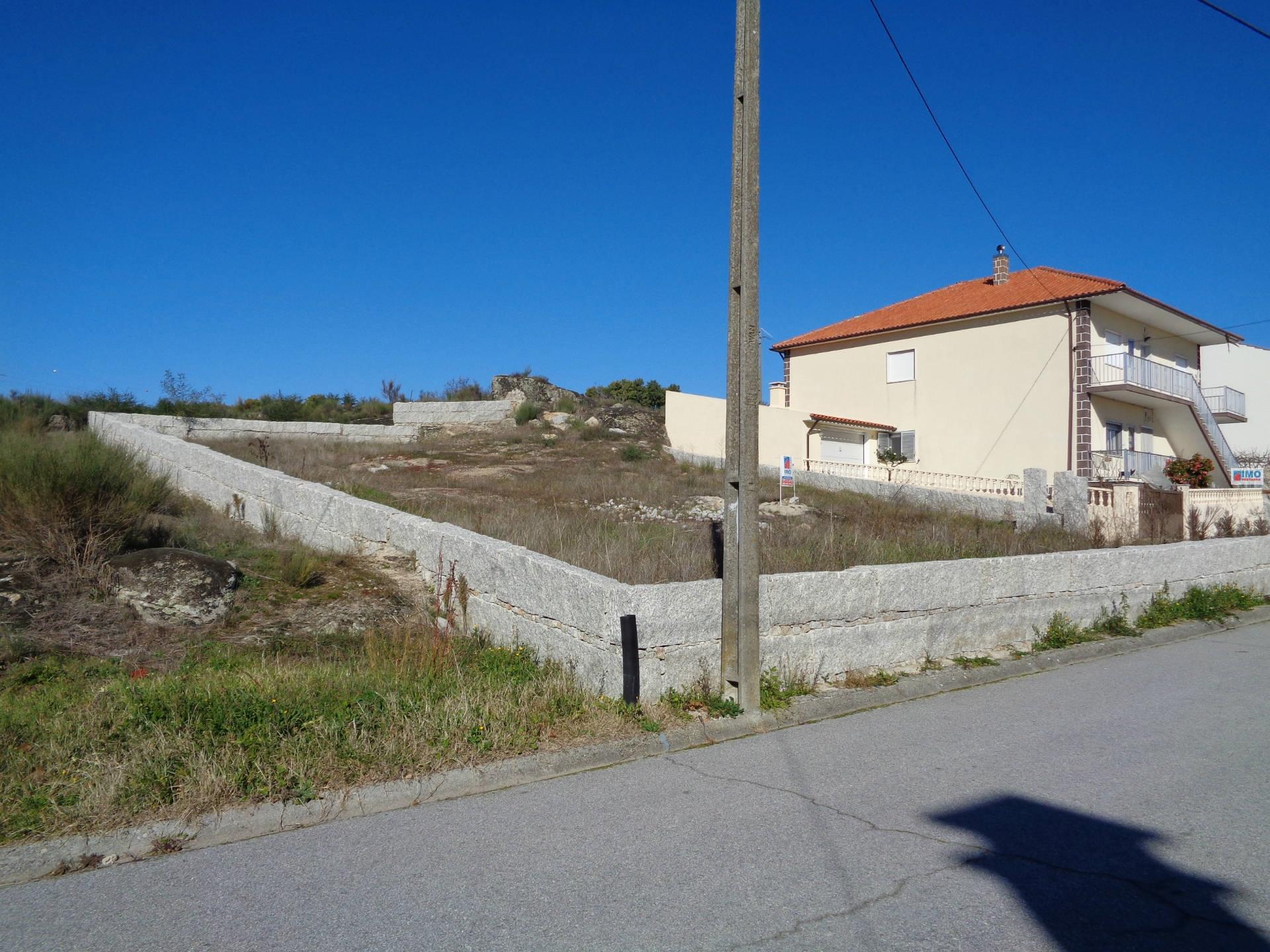 Lote de Terreno c/ Projecto - Belmonte Gare