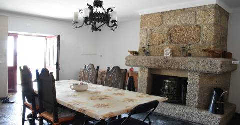 Quinta  c/ 5,36ha  e c/ Moradia V4  - Teixoso - 10 min da Covilhã