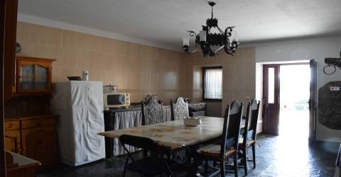 Quinta  c/ 5,36ha  e c/ Moradia V4  - Teixoso - 10 min da Covilhã