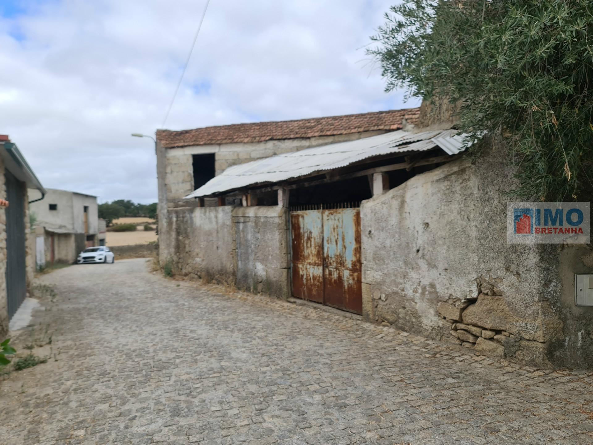 Armazém em Escalos de Cima