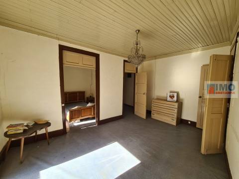 Moradia V3 em Póvoa do Rio de Moinhos