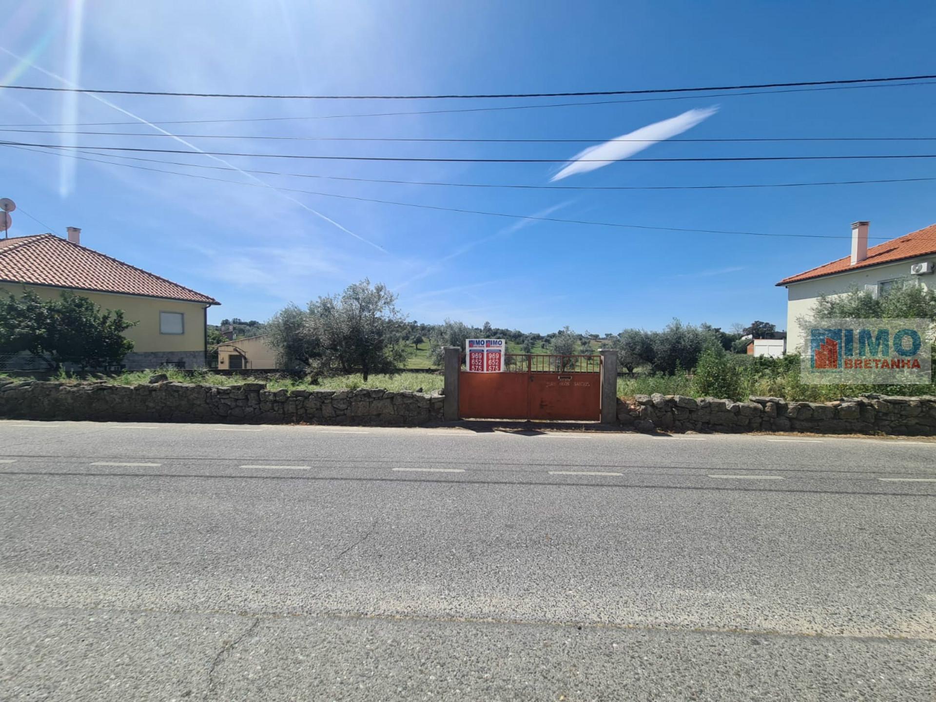 Lote de Terreno - em Cafede